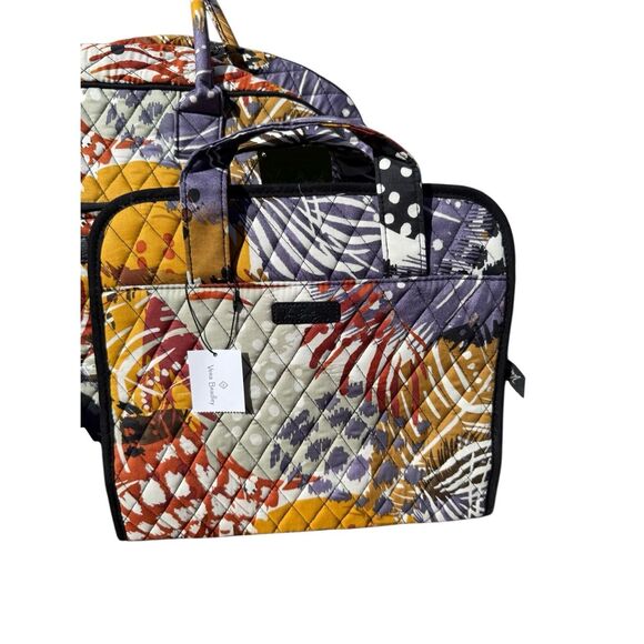 Vera Bradley, three-piece luggage set - Picture 10 of 11